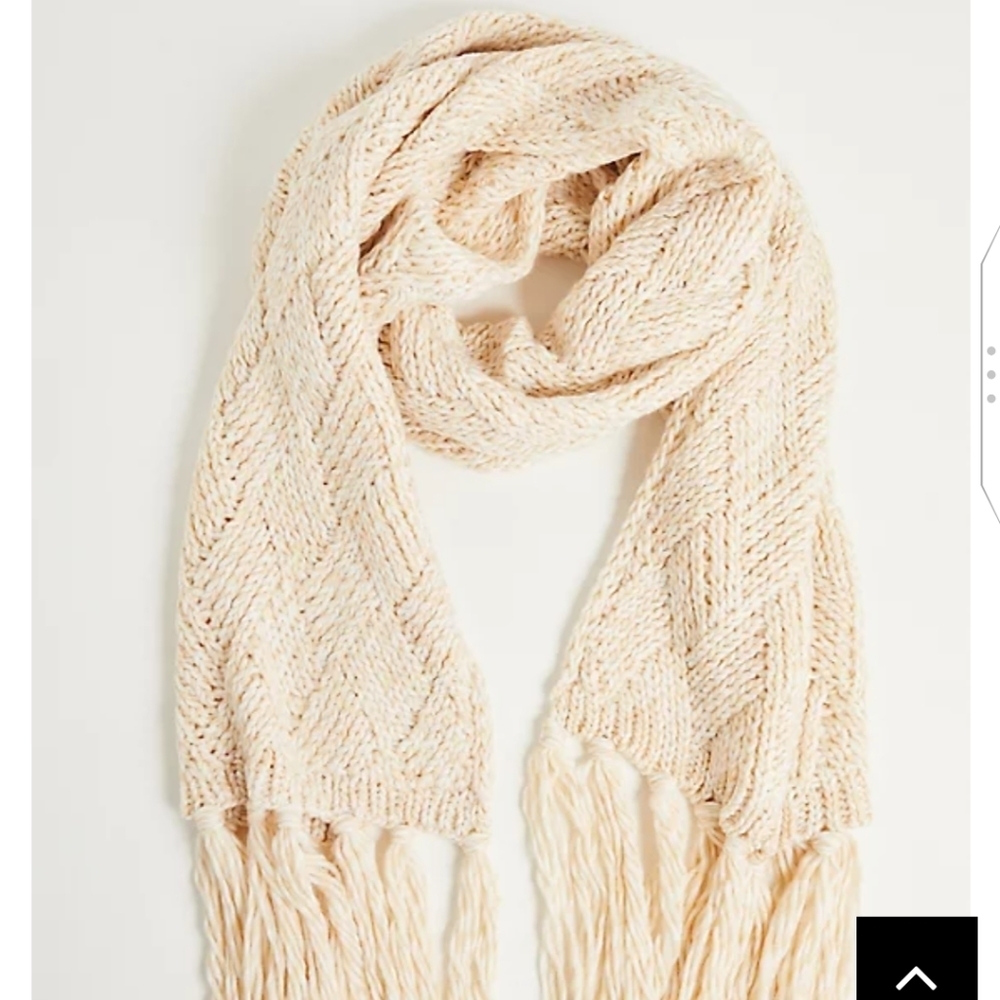 🆕🧣OATMEAL/CREAM BASKET WEAVE FRINGE SCARF🧣
